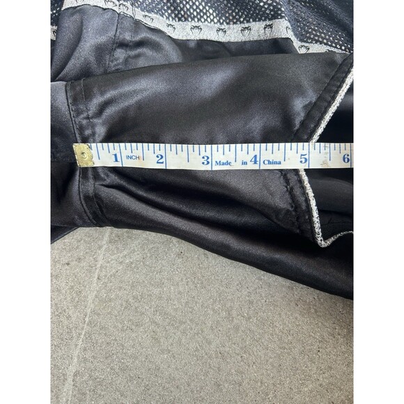 Venum Muay Tai Shorts Men's Size L Large MMA Fighter Absolute 2.0 - Picture 8 of 10